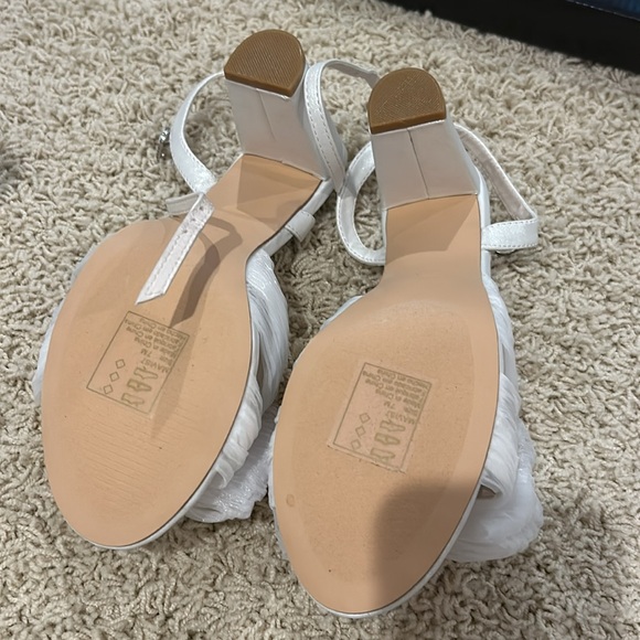 David’s Bridal wedding shoes in size 7, - Picture 4 of 4